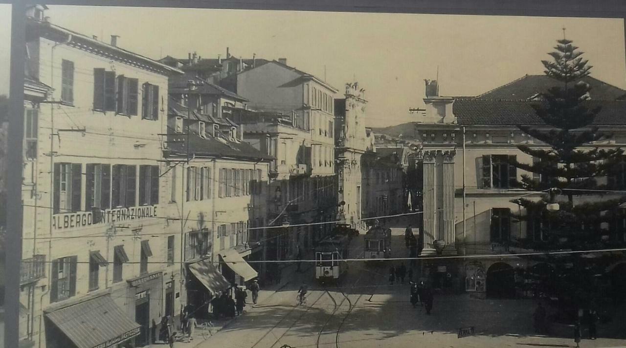 Les Chambres De La Place Sanremo Exterior foto